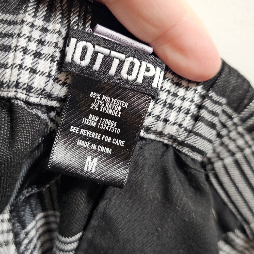 Hot Topic Black & White Plaid Pants - Medium With Chain - Picture 5 of 6